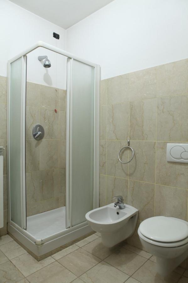 Terrace Apartment Close To Metro Station Милано Екстериор снимка