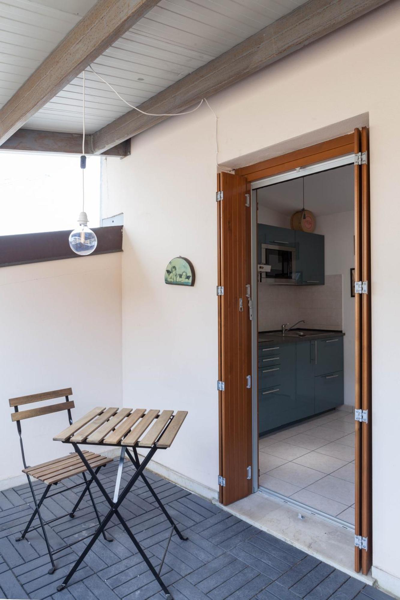 Terrace Apartment Close To Metro Station Милано Екстериор снимка